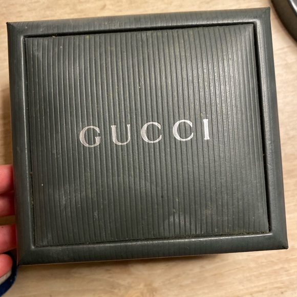 Authentic Gucci pink pearly silver watch - Picture 4 of 4